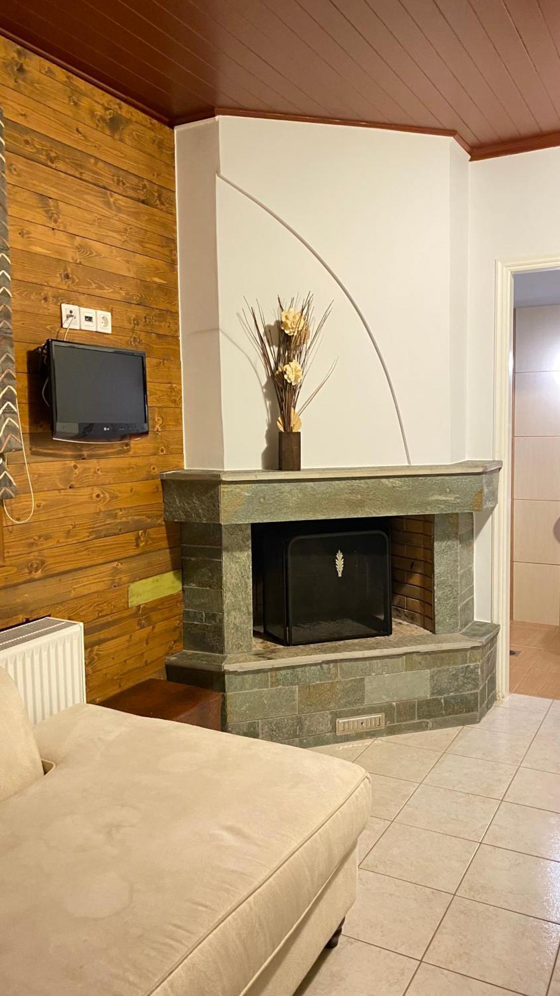 Ikojenia Traditional Lodge Pápingo Kültér fotó