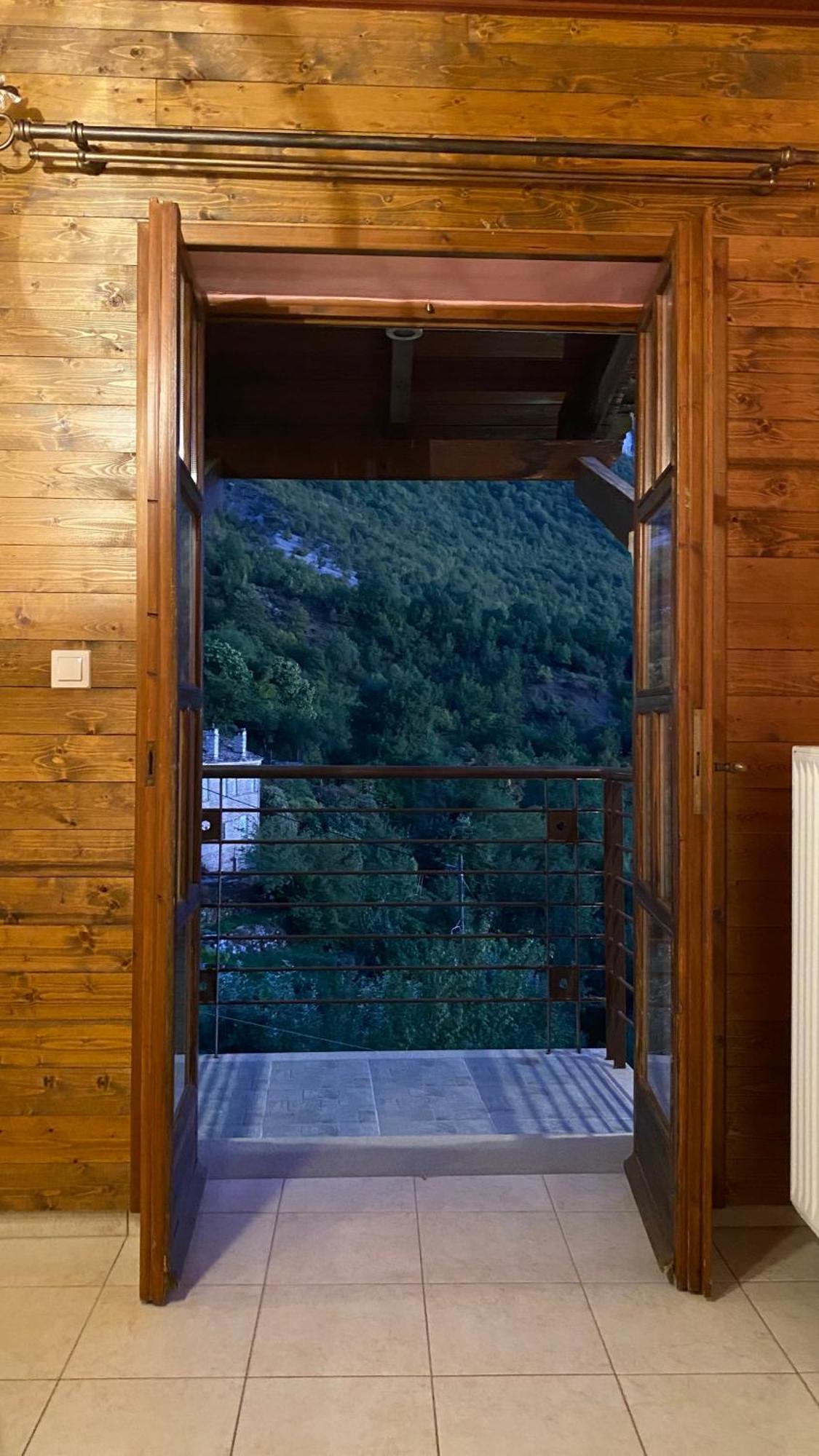 Ikojenia Traditional Lodge Pápingo Kültér fotó