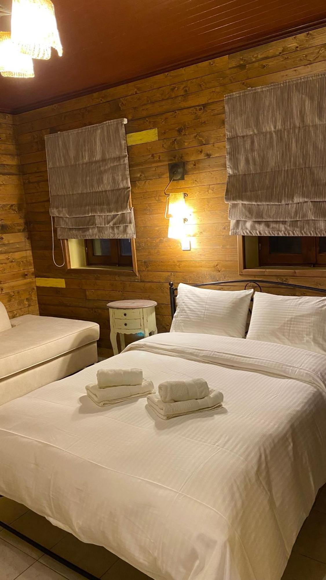 Ikojenia Traditional Lodge Pápingo Kültér fotó