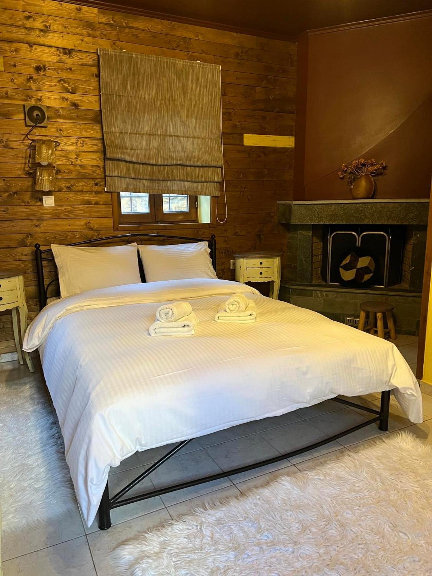 Ikojenia Traditional Lodge Pápingo Kültér fotó