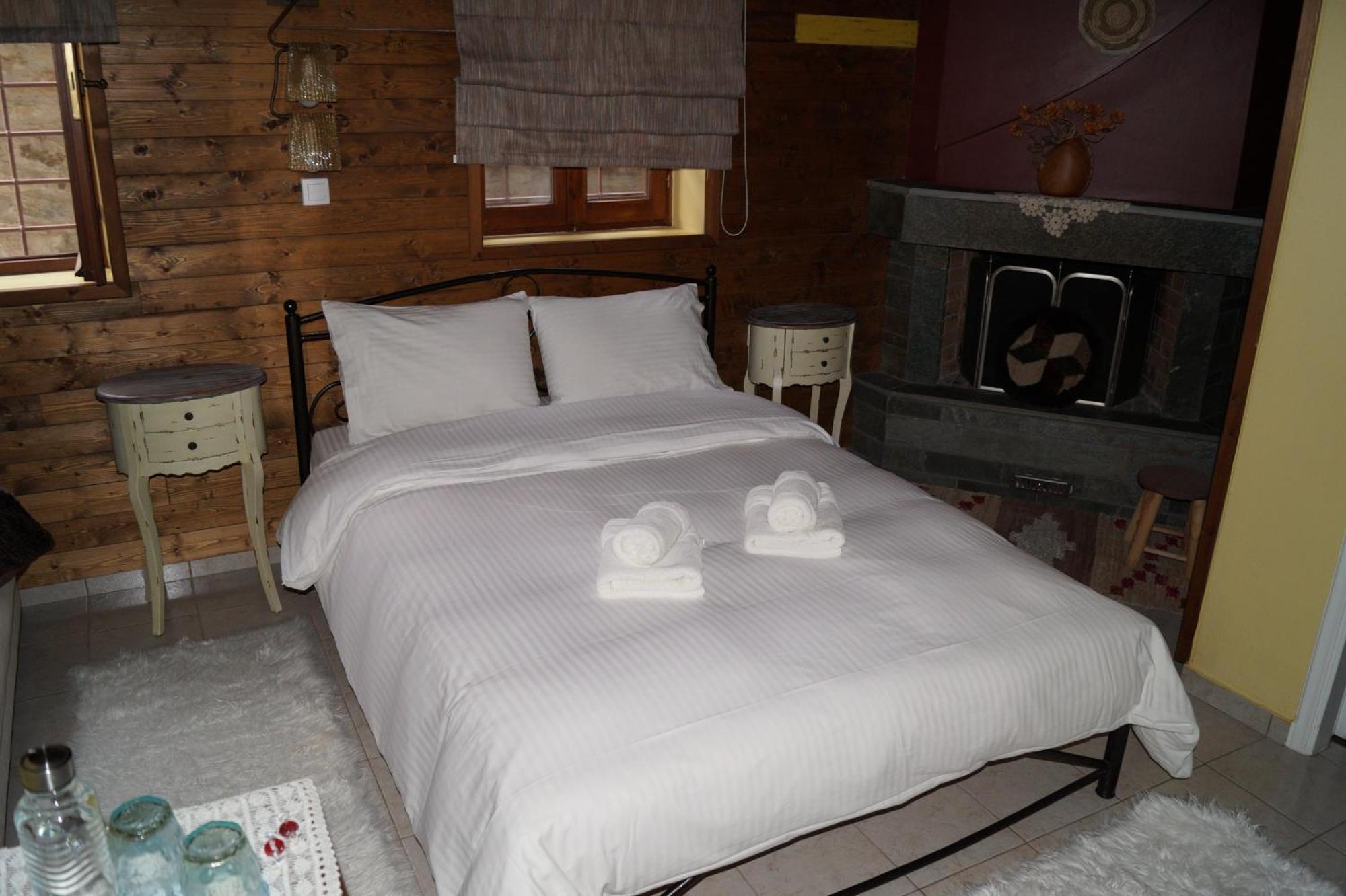 Ikojenia Traditional Lodge Pápingo Kültér fotó