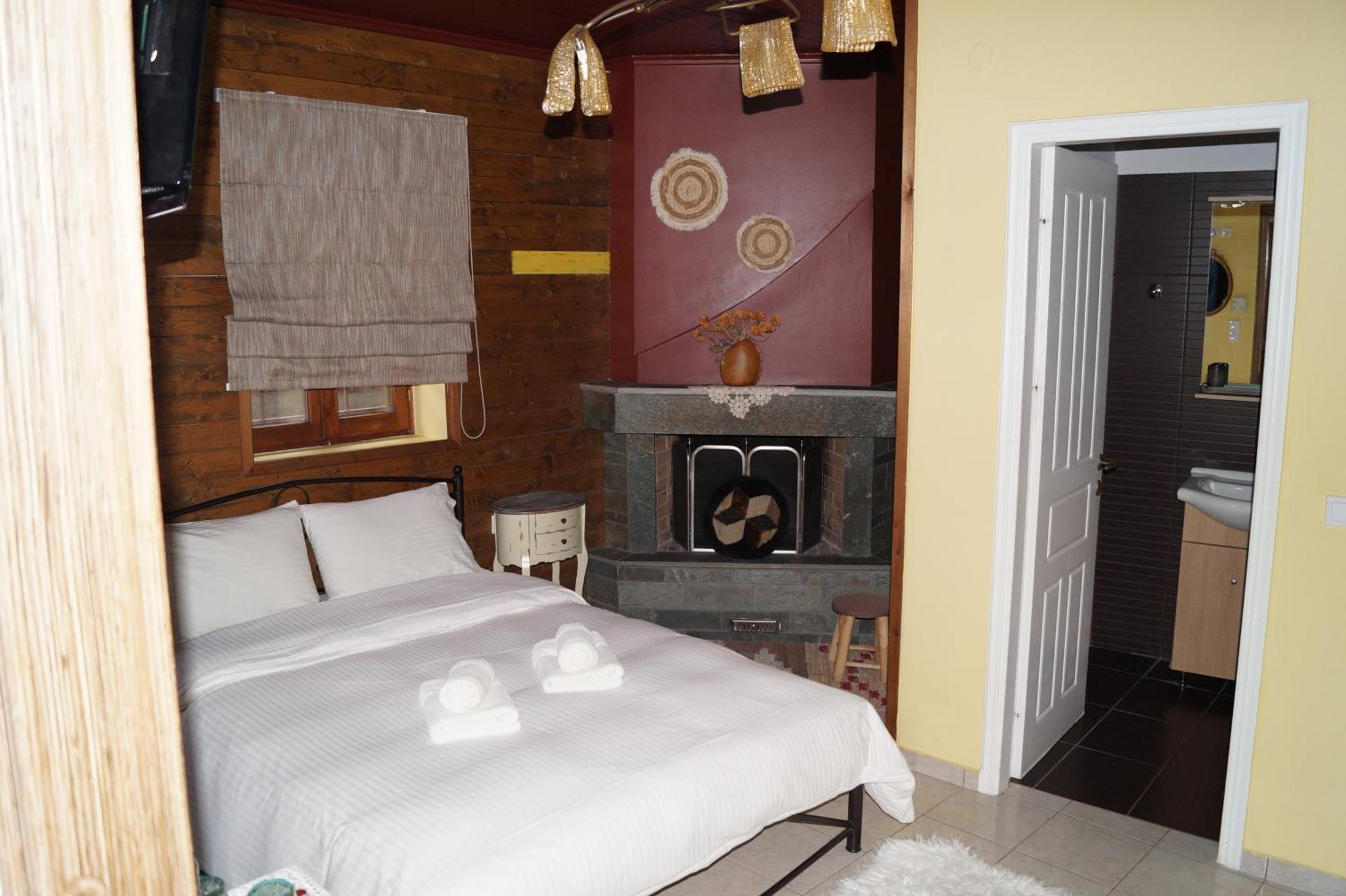 Ikojenia Traditional Lodge Pápingo Kültér fotó