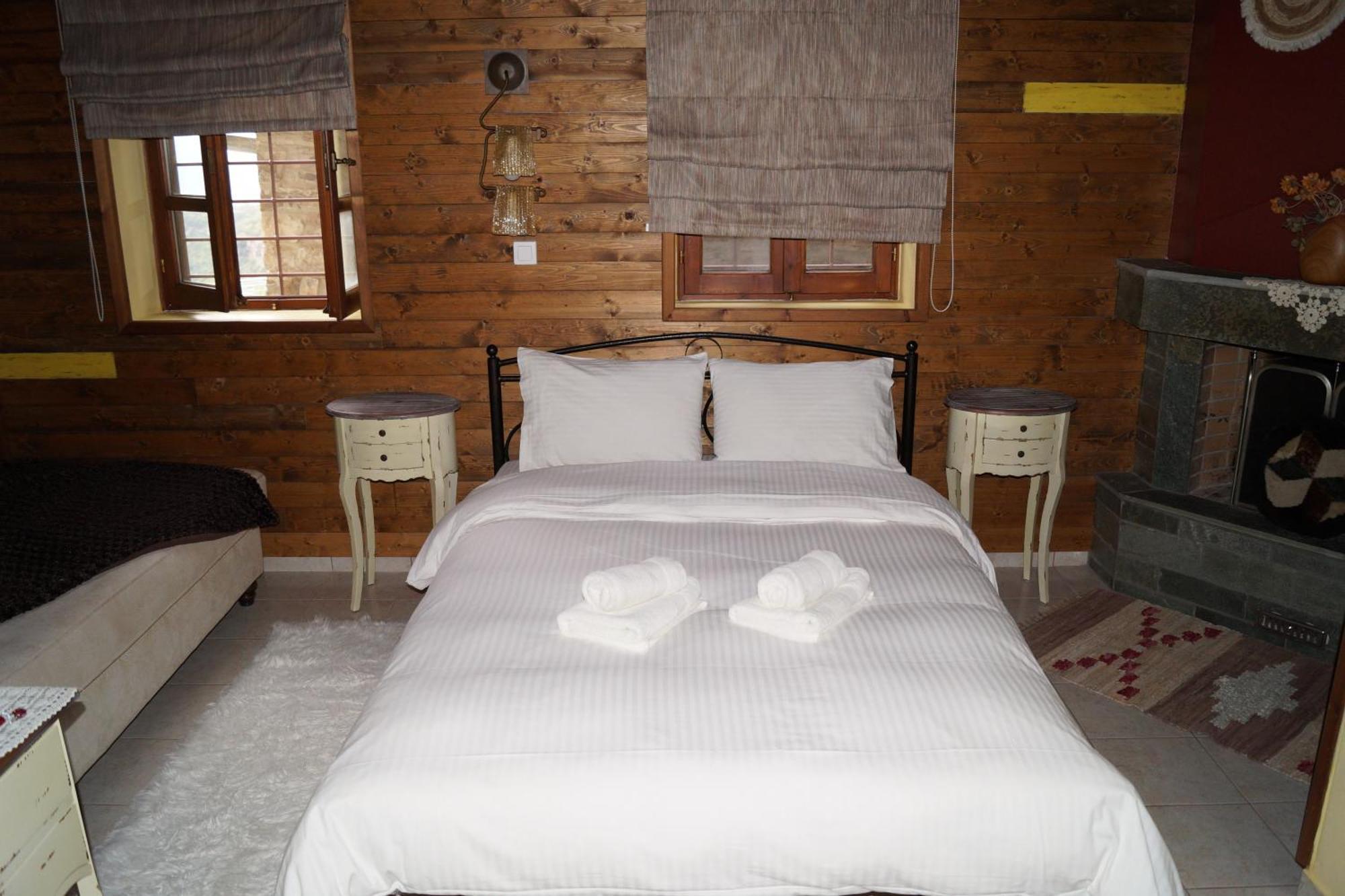 Ikojenia Traditional Lodge Pápingo Kültér fotó