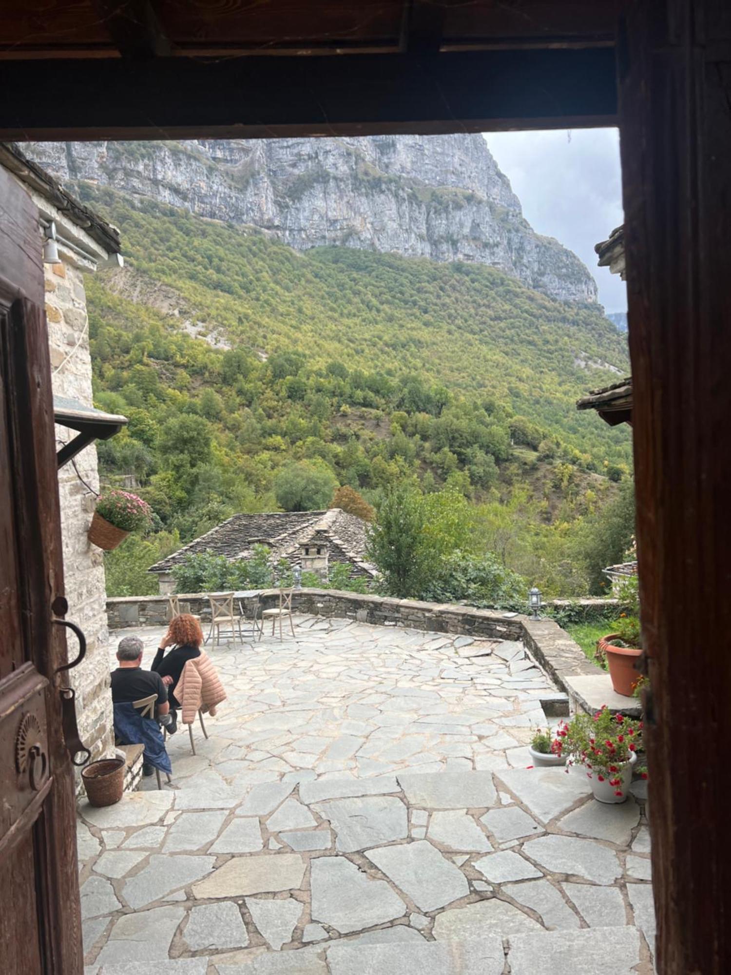 Ikojenia Traditional Lodge Pápingo Kültér fotó