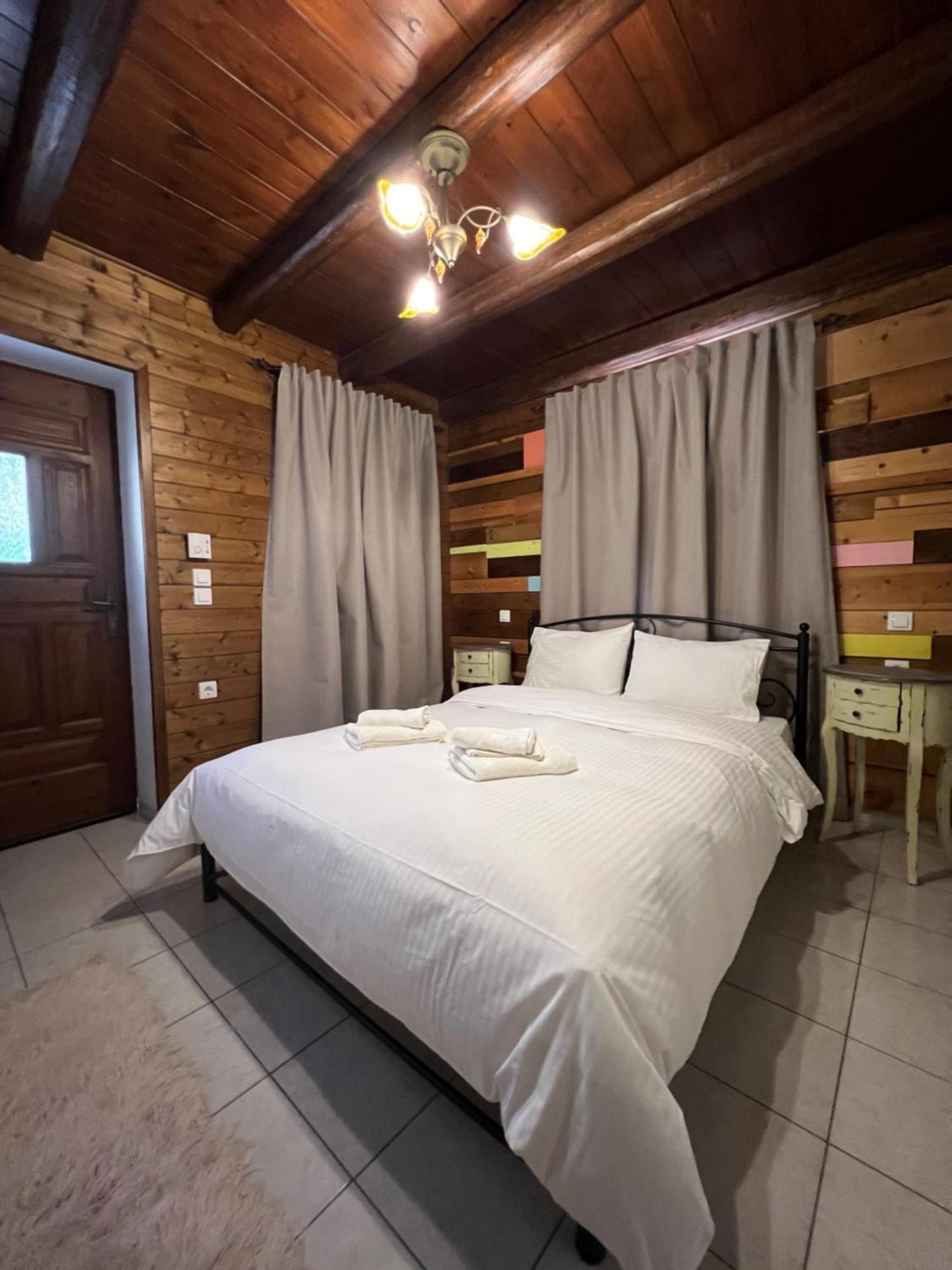 Ikojenia Traditional Lodge Pápingo Kültér fotó